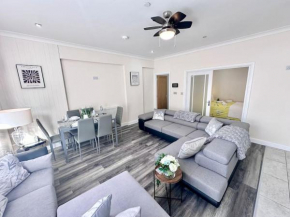 Griffin Executive Apt Sleeps 4 With Cymru Holidays